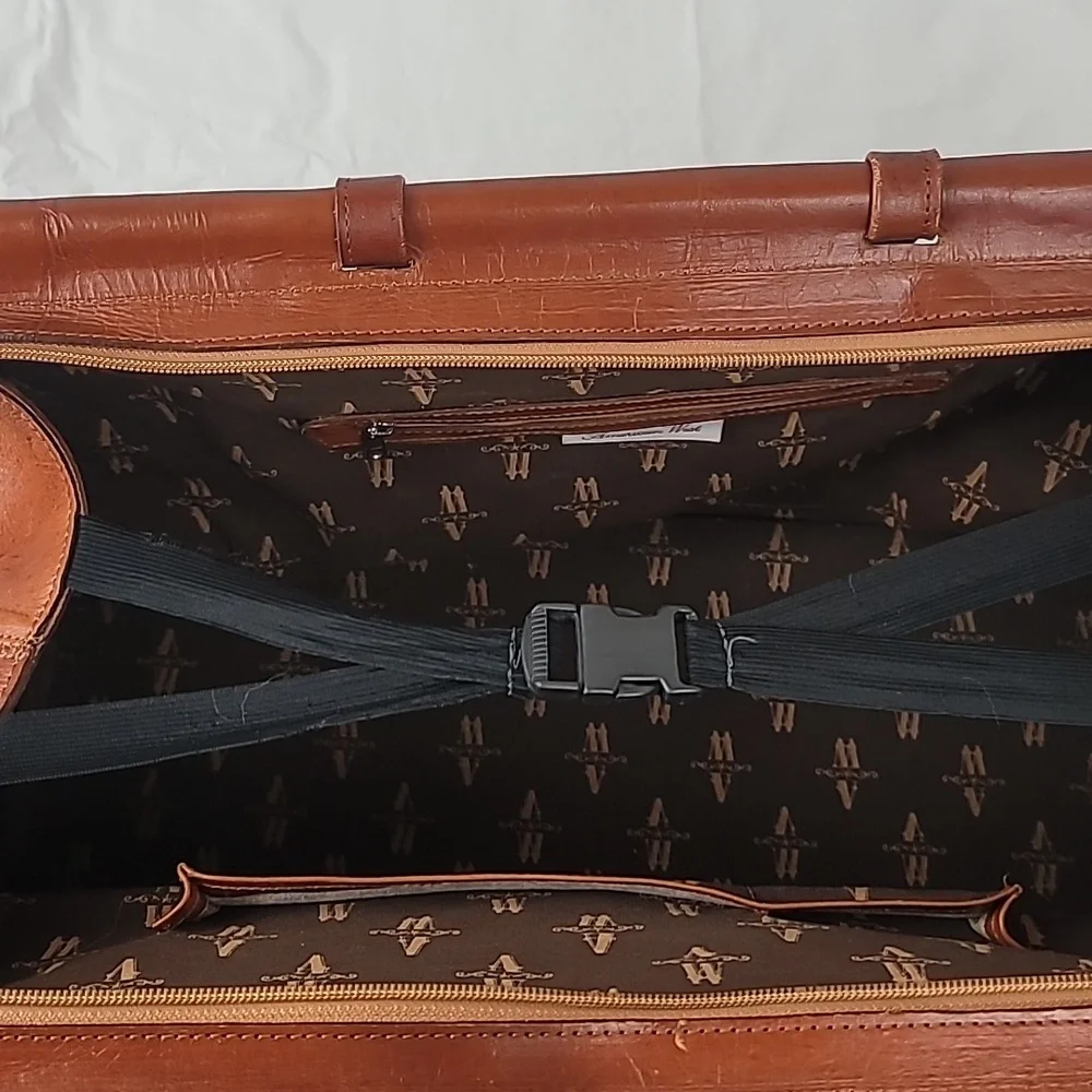 Vintage American West Hand Tooled Luggage Bag, Travel Bag, Carry-On Duffel Large - Picture 13 of 16